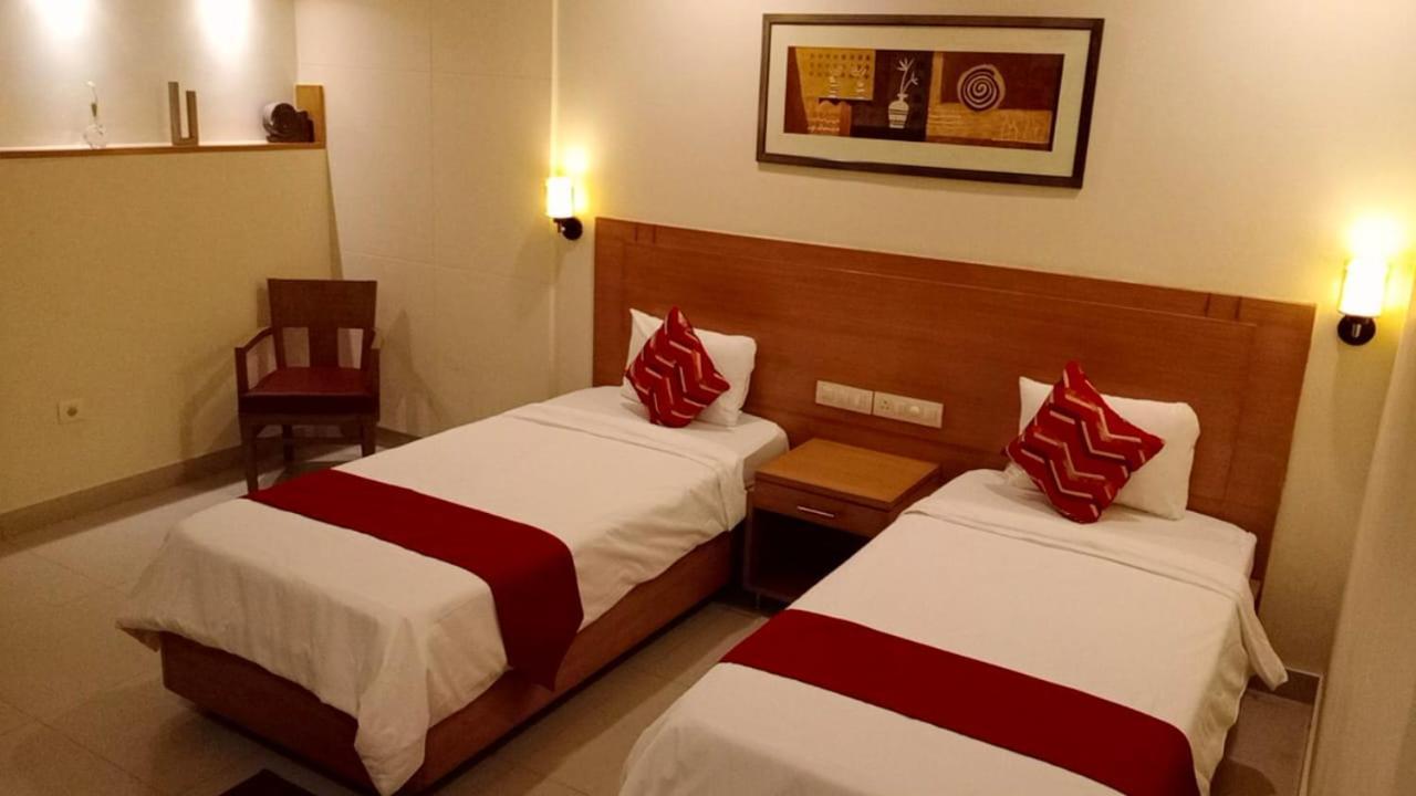 Fabhotel A&M - Nr Lv Prasad Institute, Banjara Hills Хидерабад Екстериор снимка
