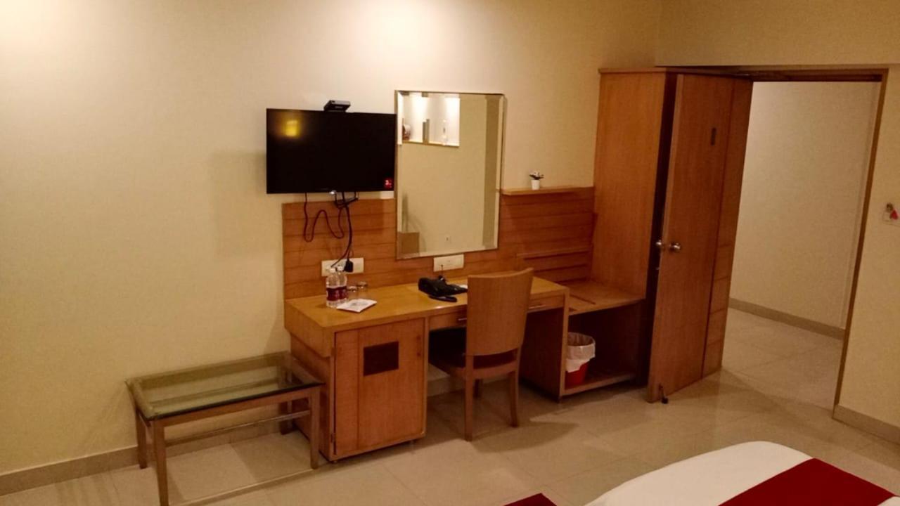 Fabhotel A&M - Nr Lv Prasad Institute, Banjara Hills Хидерабад Екстериор снимка