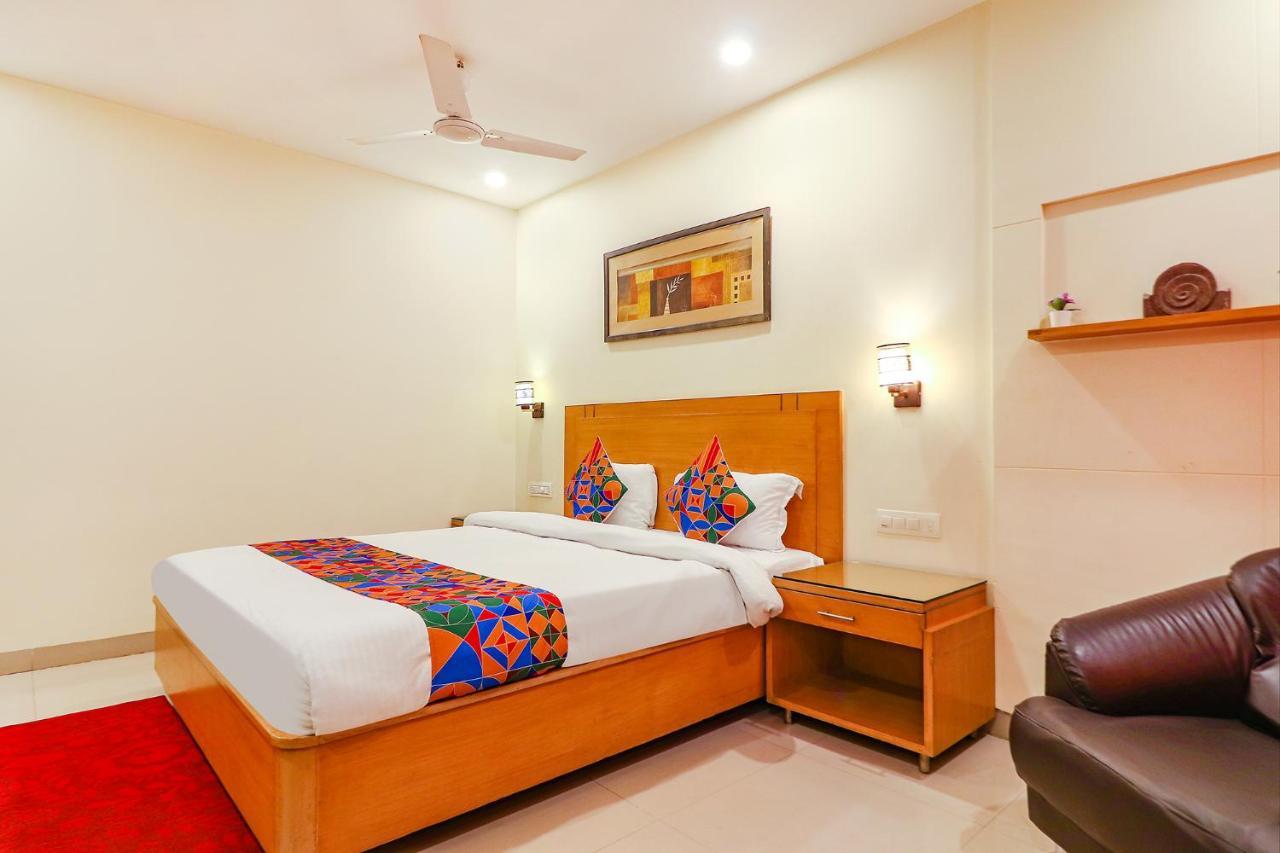 Fabhotel A&M - Nr Lv Prasad Institute, Banjara Hills Хидерабад Екстериор снимка